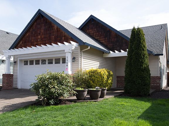 4th image of 1568 NE Parkside Dr
