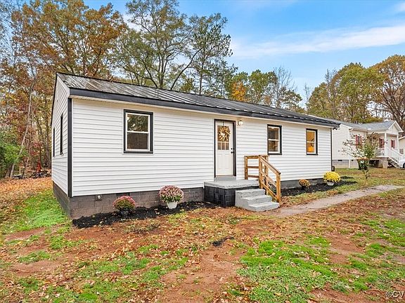 3rd image of 2207 Kiowa Dr