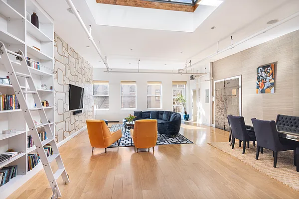 Sold by Compass | media 1