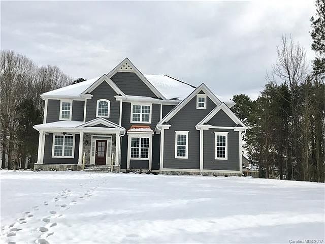 1st image of 221 Lakeshore Dr