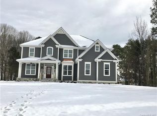 221 Lakeshore Dr, Mooresville, NC 28117