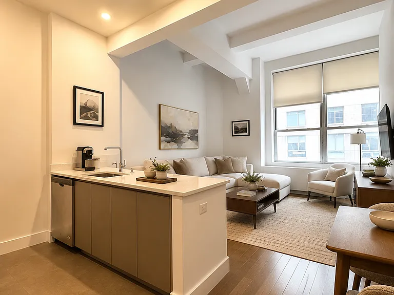 321 W 37th St #5K — Photo 5