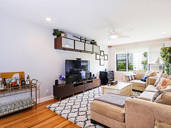 4th image of 10 Franklin Ave APT 6k