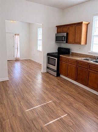 5th image of 2238 Painters St #A