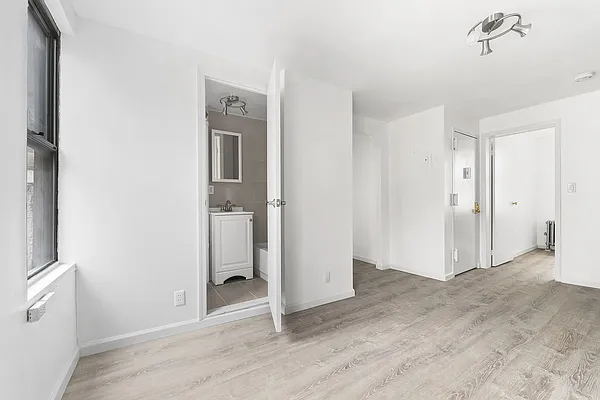 Rented by Compass | media 12