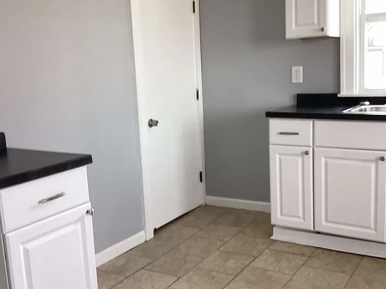 2025 Poplar St — Photo 5