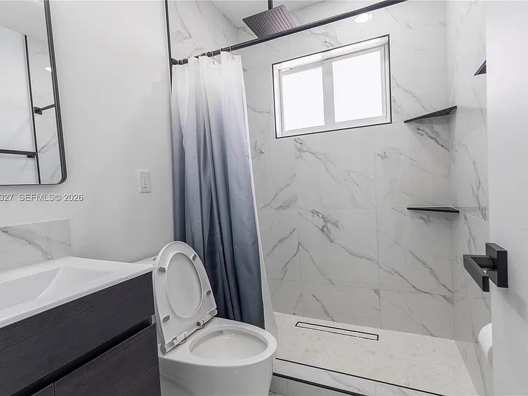 3001 SW 35th Ave — Photo 9