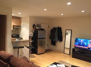 213 E 34th St APT 3B, New York, NY 10016
