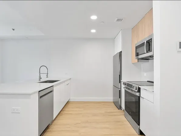 300 West 136th Street image 6 of 16