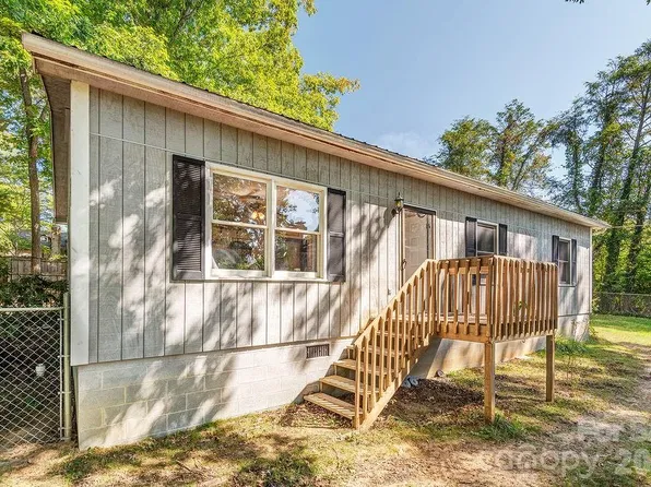 120 Eastwood Ave, Swannanoa, NC 28778