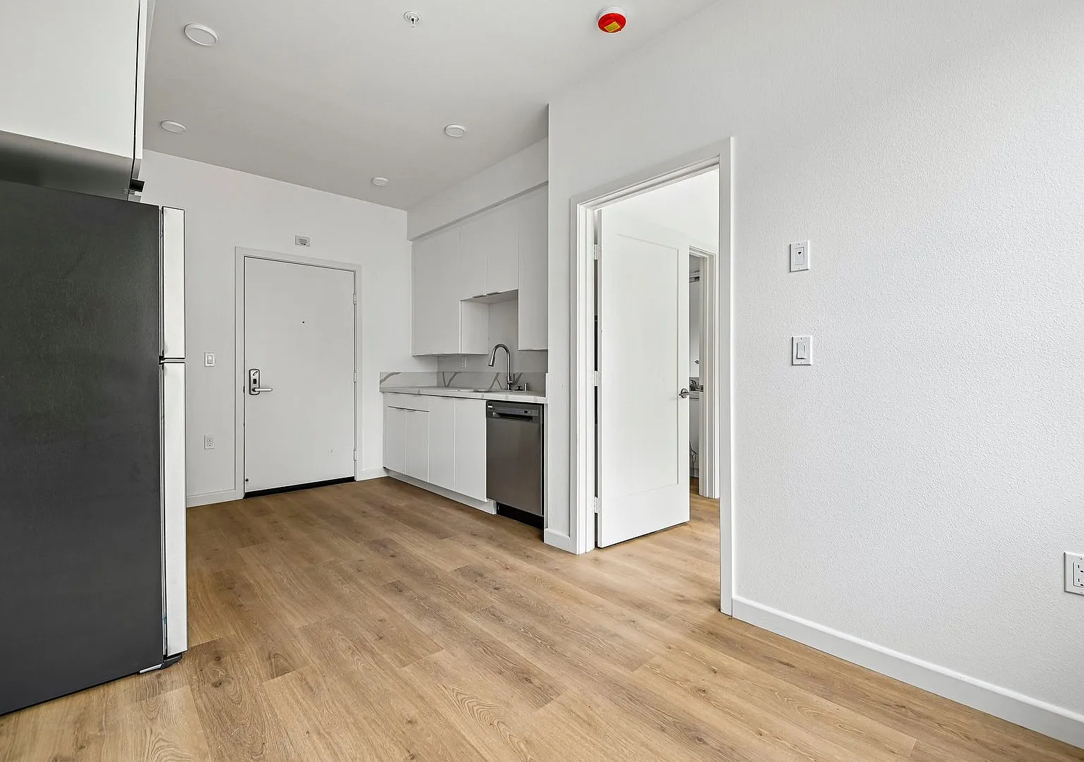 HVN on Amherst - 1 Bedroom & 1 Bath — Photo 4