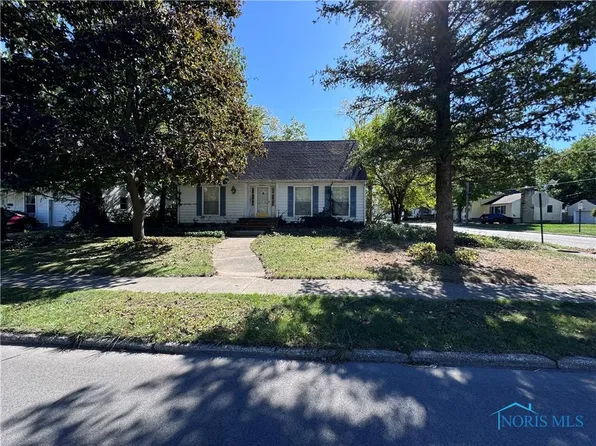 616 E Oak St, Wauseon, OH 43567