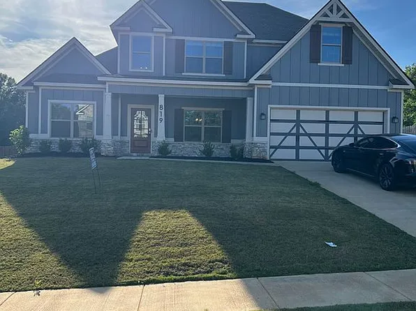819 Tiger Trl, Opelika, AL 36804