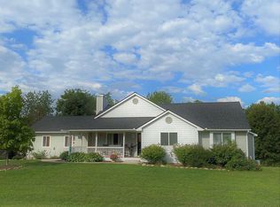 4675 Melanie Ln, White Lake, MI 48383