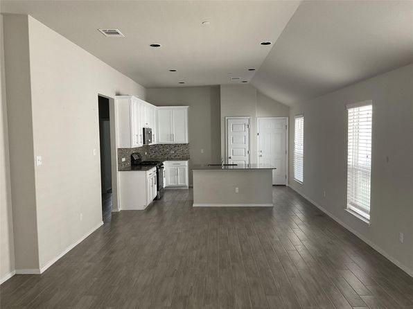 2800 NE Joe Dimaggio Lane St #99