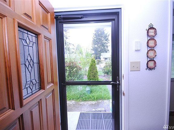3rd image of 1014 115th St S