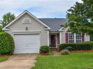 1551 Oakdale Green Dr, Charlotte, NC 28216