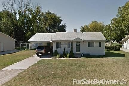 800 Sq. Ft. 1/3 acre (173' deep x 85' wide). Horse pasture behind house.