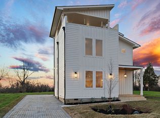 1515 E Stewarts Ln, Nashville, TN 37218