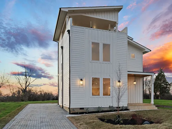 1515 E Stewarts Ln, Nashville, TN 37218