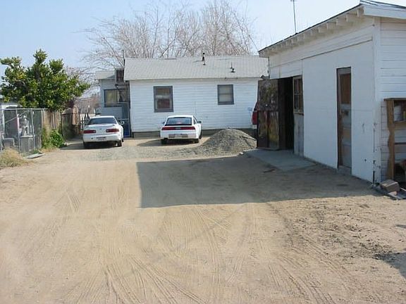 garage/large lot