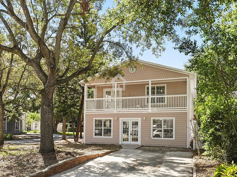 820 Altaloma Ave — Photo 3