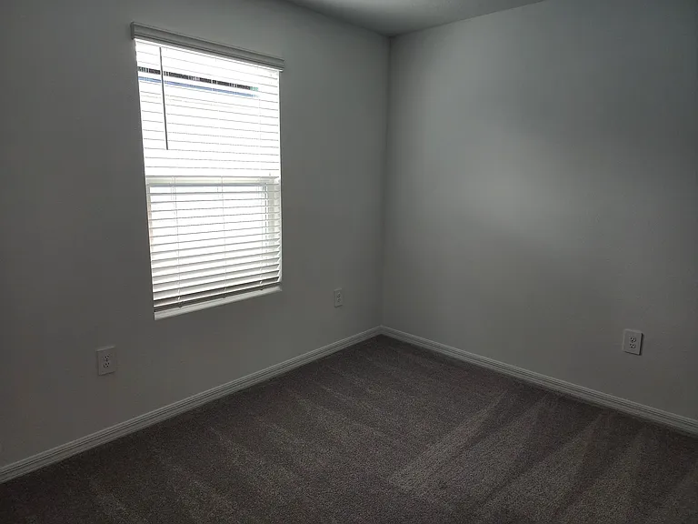 743 Hazelwood Ct — Photo 17