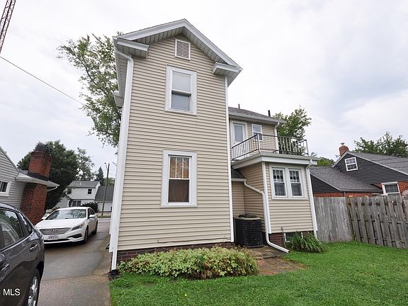 3rd image of 3071 119th St