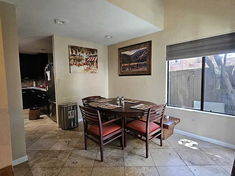 314 Lorraine Ct — Photo 34