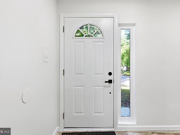 4th image of 11586 Red Leaf Ct