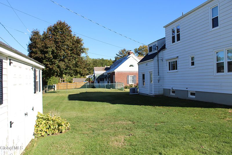5th image of 11 Pershing Avenue