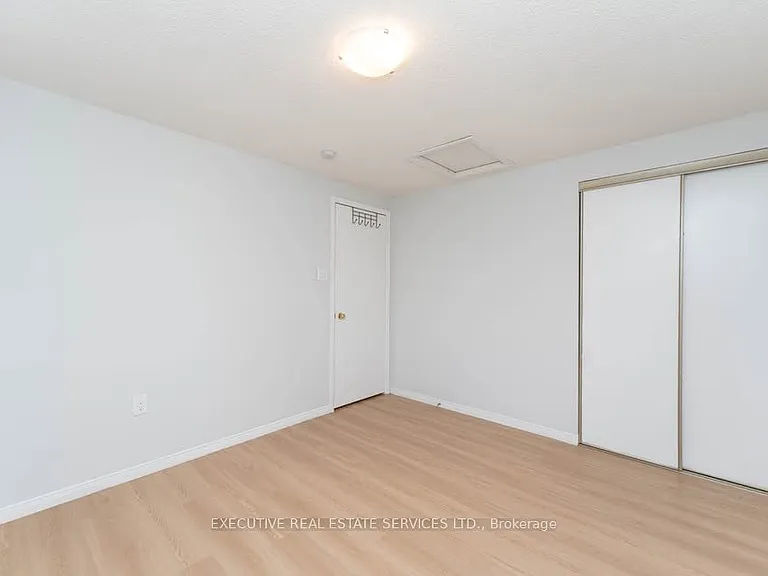 11 Upland Dr #UPPER — Photo 30