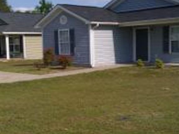 Front View (Siding Colors May Vary)