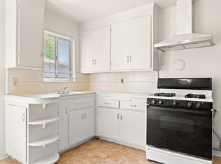 Cozy 2-Bed Oakland Apartment: San Leandro Schools & Off-Street Parking!, Oakland, CA 94605