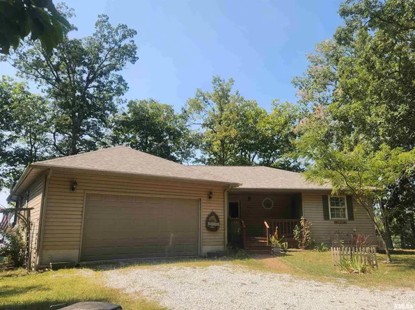 8260 Hickory Nut Holler, Du Quoin, IL 62832