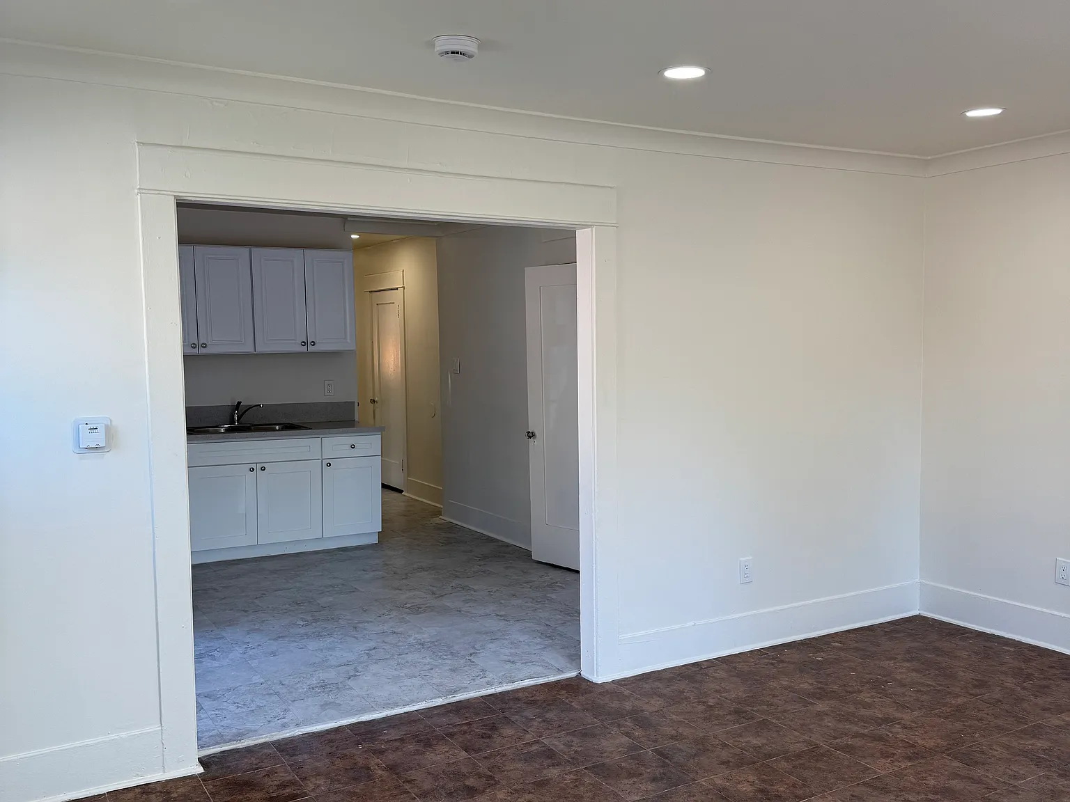 2 bed, 950 sqft, $2,200 — Photo 2