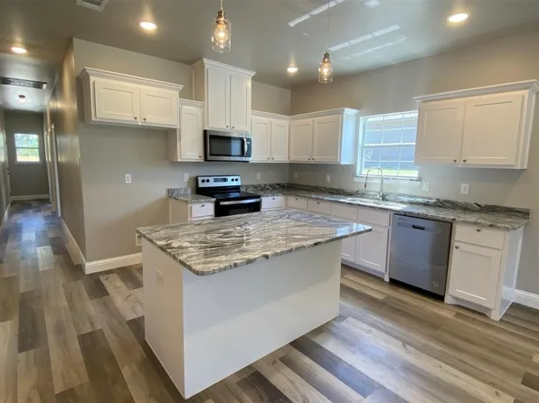 3200 King St, Greenville, TX 75401