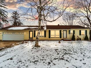 10404 Hegel Rd, Goodrich, MI 48438