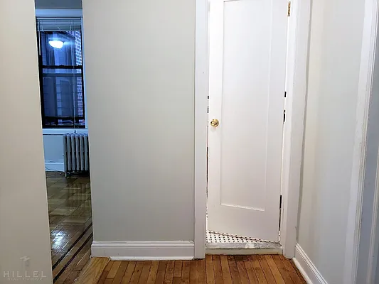 Rented by Hillel Realty Group | media 15