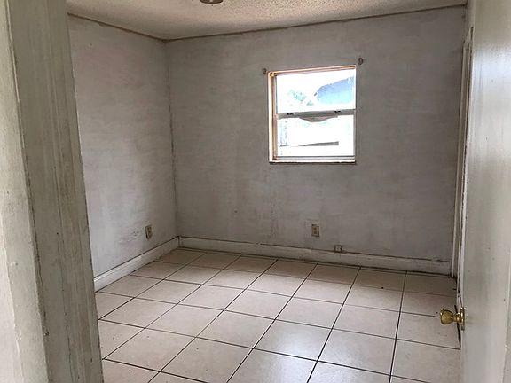 3rd image of 20925 NW 38th Ave
