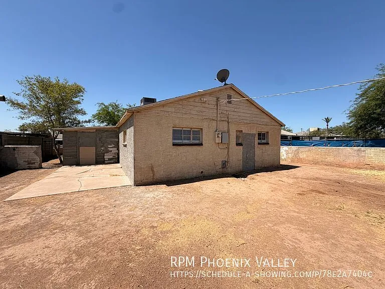 2524 W Jefferson St — Photo 18