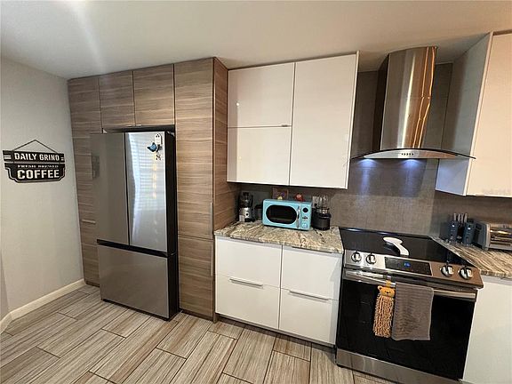 4th image of 2131 RIDGE ROAD S #2