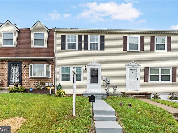 2nd image of 8 Lenis Ct