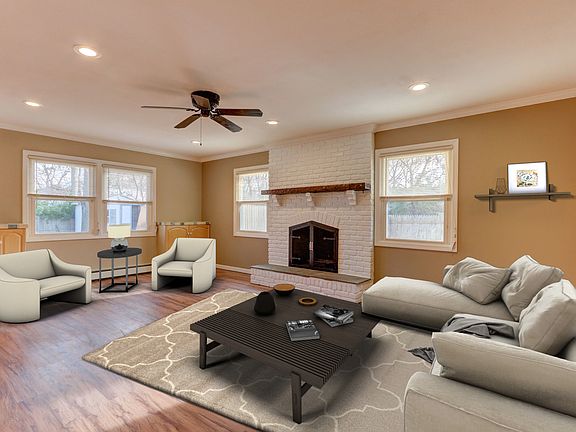 4th image of 19 Wellsley Ln