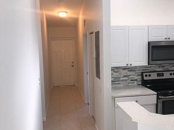 4th image of 4528 Oak Terrace Dr