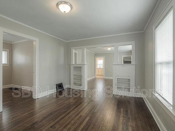3rd image of 801 S Ash Ave