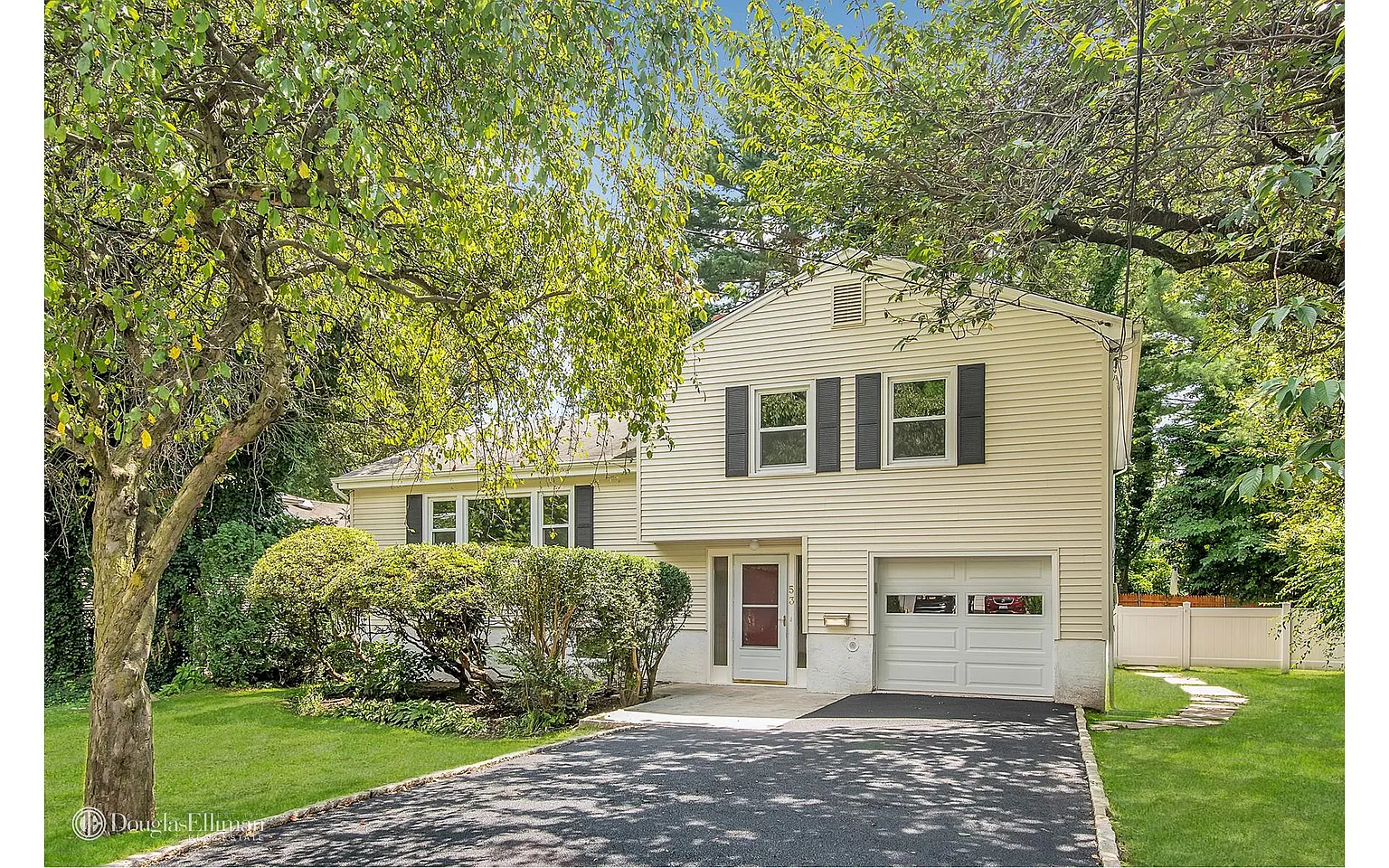 53 Sherwood Dr photo 1