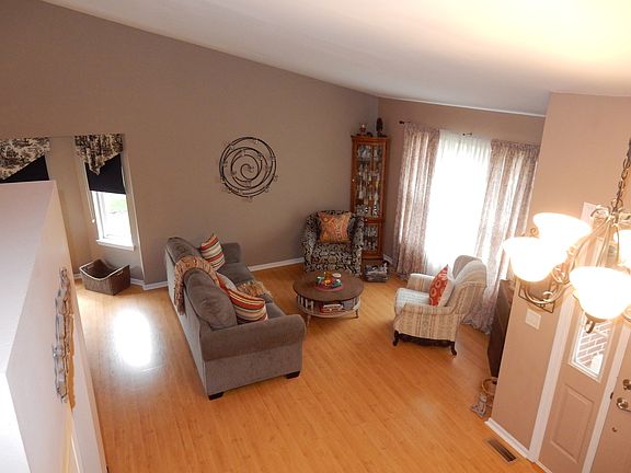 3rd image of 696 Sandpiper Dr