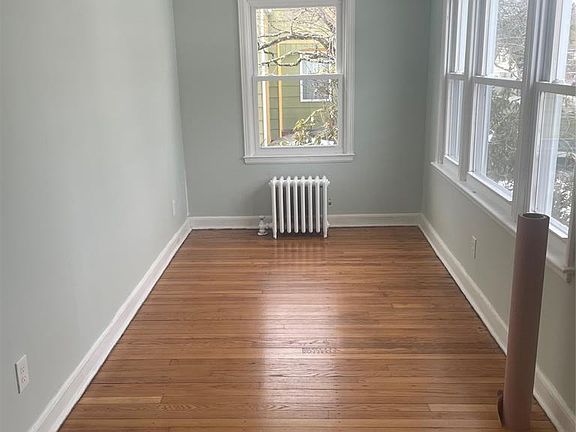 2nd image of 9 Pierson St