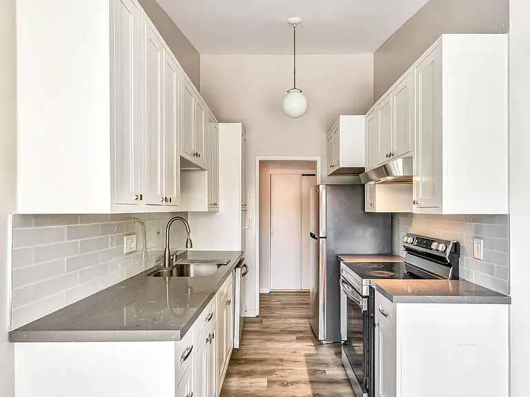 1751 Colby Ave #4 — Photo 8